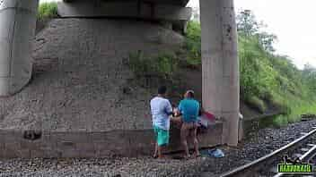 Por trás das câmeras da crente dando o rabo sem camisinha para o mendigo video